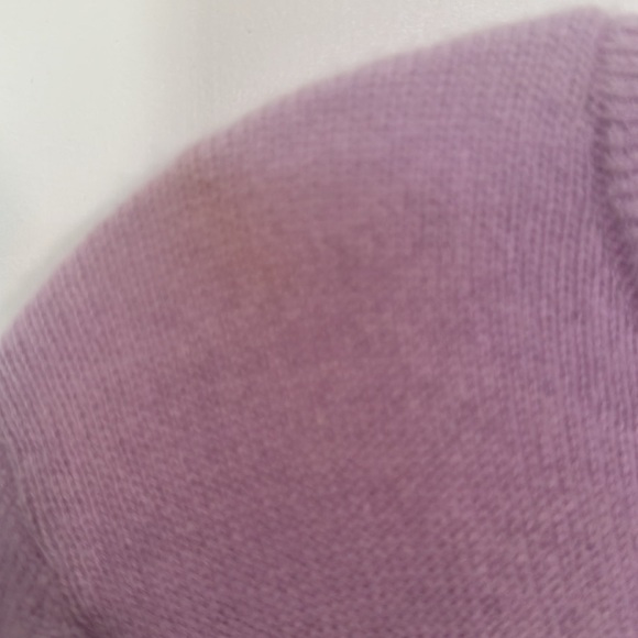 Peck & Peck Luxury 100% cashmere 2-ply lilac colored, Medium - Picture 6 of 7